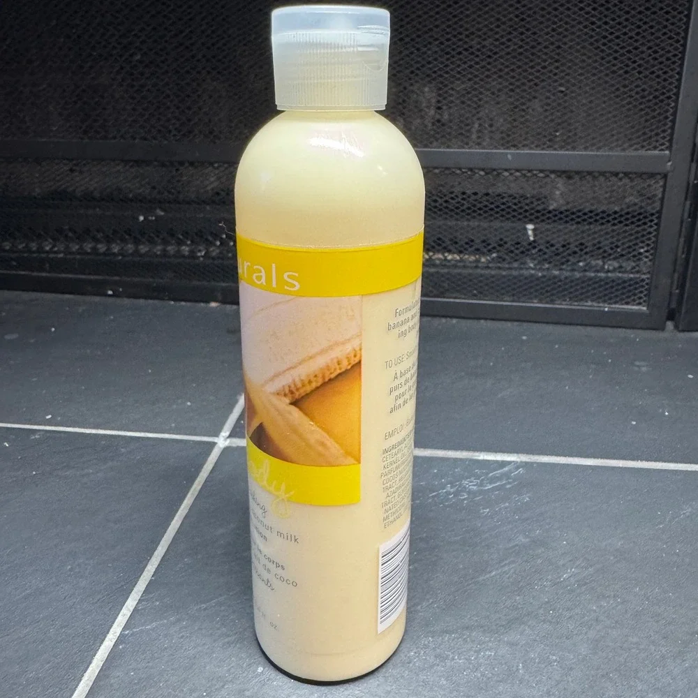 Avon Naturals Banana & Coconut Milk Body‎ Lotion 8.4oz Vintage 2007 Discontinued